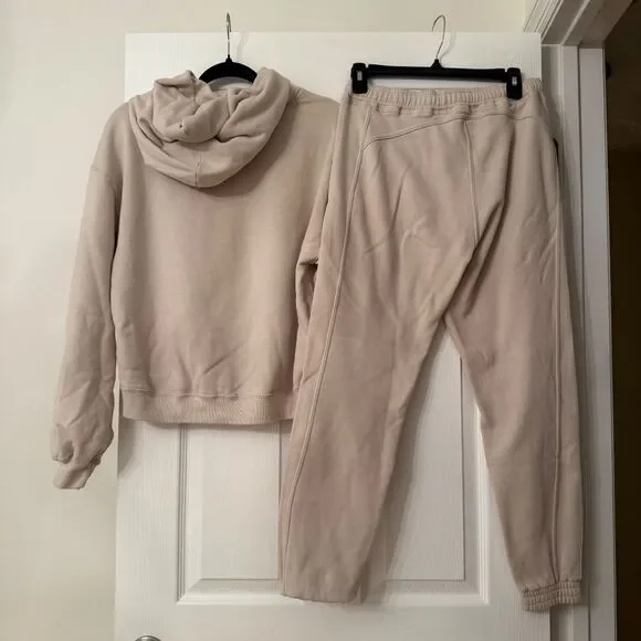 Abercrombie & Fitch Cream Hoodie Sweatshirt & Joggers Set - Picture 7 of 7